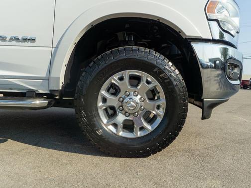 2020 RAM 2500 Laramie Crew Cab 4X4 6'4' Box
