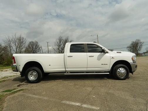 Bright White Clearcoat 2019 RAM 3500 Big Horn Crew Cab 4x4 8' Box