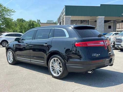 Infinite Black Metallic 2019 Lincoln MKT Reserve
