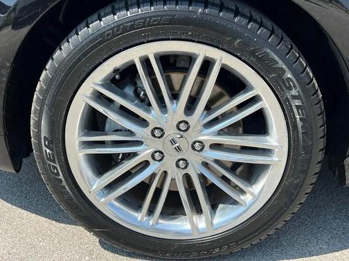 Infinite Black Metallic 2019 Lincoln MKT Reserve