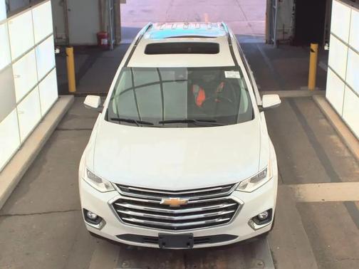 Iridescent Pearl Tricoat 2021 Chevrolet Traverse High Country