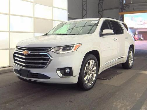 Iridescent Pearl Tricoat 2021 Chevrolet Traverse High Country
