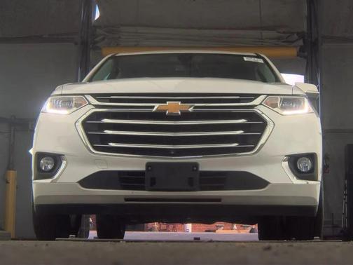 Iridescent Pearl Tricoat 2021 Chevrolet Traverse High Country