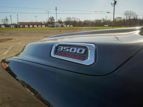 2022 RAM 3500 Tradesman Crew Cab 4x4 8' Box