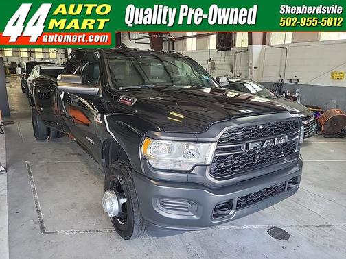 2022 RAM 3500 Tradesman Crew Cab 4x4 8' Box