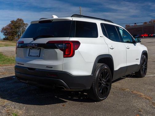 2023 GMC Acadia AWD SLT