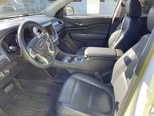 2023 GMC Acadia AWD SLT