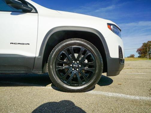 2023 GMC Acadia AWD SLT