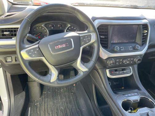 2023 GMC Acadia AWD SLT