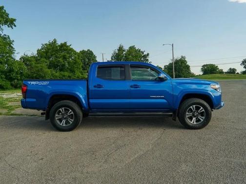 Blazing Blue Pearl 2018 Toyota Tacoma TRD Sport