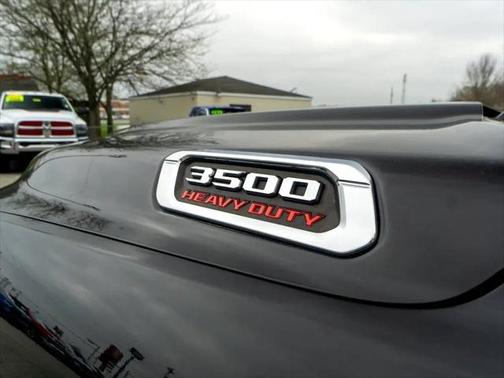 2022 RAM 3500 Laramie Crew Cab 4x4 8' Box
