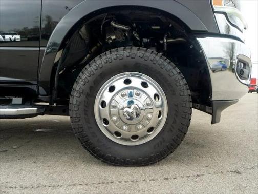 2022 RAM 3500 Laramie Crew Cab 4x4 8' Box