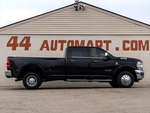 2022 RAM 3500 Laramie Crew Cab 4x4 8' Box