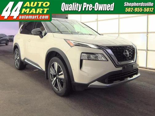 Pearl White Tricoat/Super Black 2023 Nissan Rogue Platinum