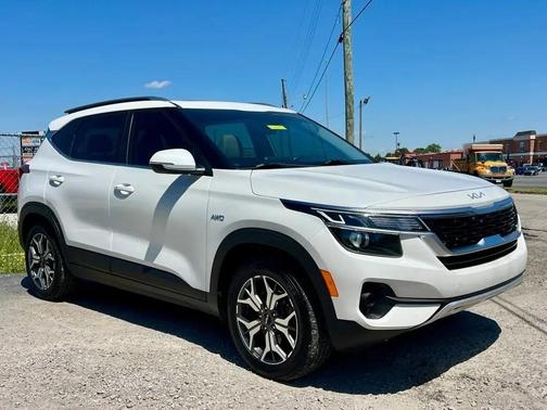 Snow White Pearl 2022 Kia Seltos EX
