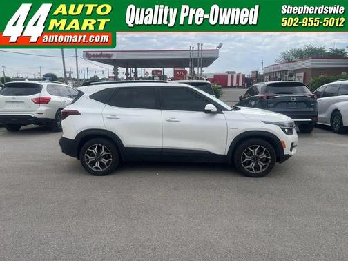 Snow White Pearl 2022 Kia Seltos EX