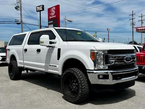 Oxford White 2017 Ford F-250 XLT