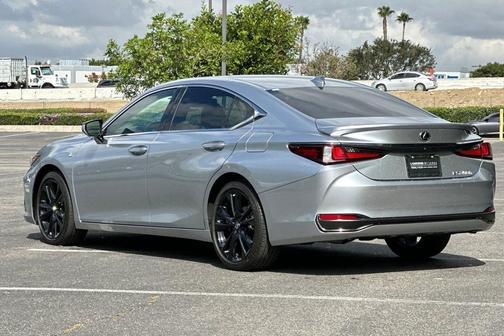 Iridium 2024 Lexus ES 300h Base