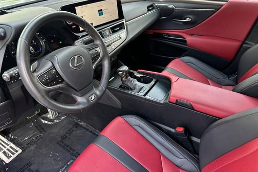 Iridium 2024 Lexus ES 300h Base
