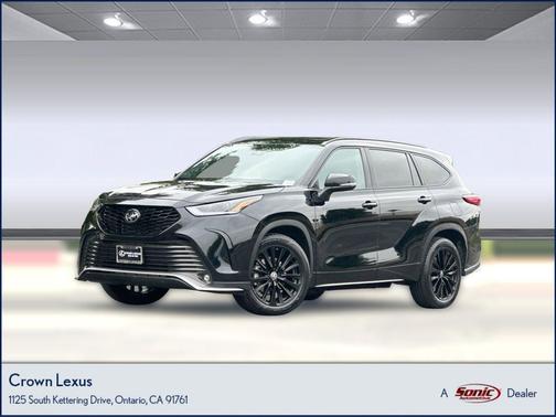 Midnight Black Metallic 2023 Toyota Highlander XSE