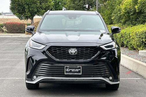 Midnight Black Metallic 2023 Toyota Highlander XSE