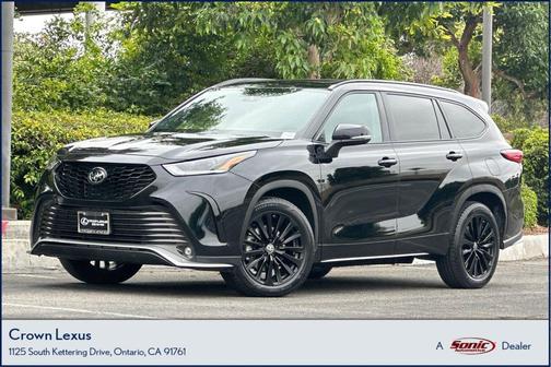 Midnight Black Metallic 2023 Toyota Highlander XSE