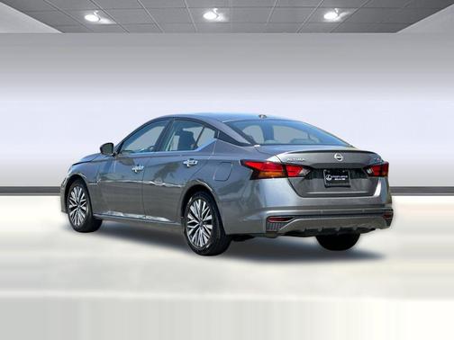 Gun Metallic 2024 Nissan Altima 2.5 SV