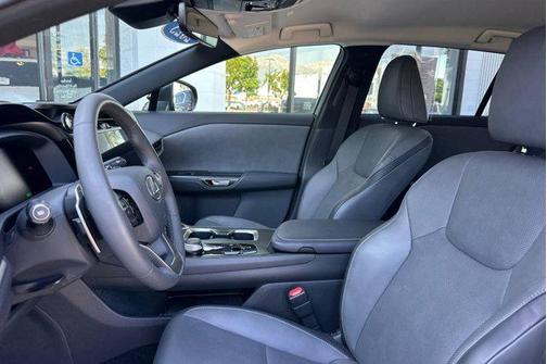 2025 Lexus RZ 450e RZ 450e