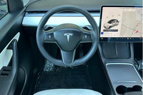 2022 Tesla Model Y Long Range Dual Motor All-Wheel Drive