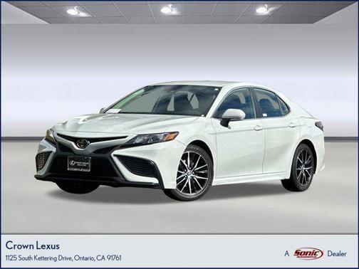 2022 Toyota Camry SE