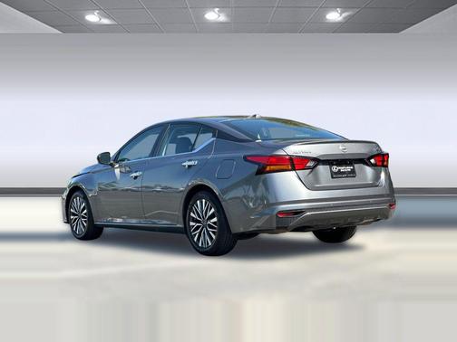 Gun Metallic 2024 Nissan Altima 2.5 SV