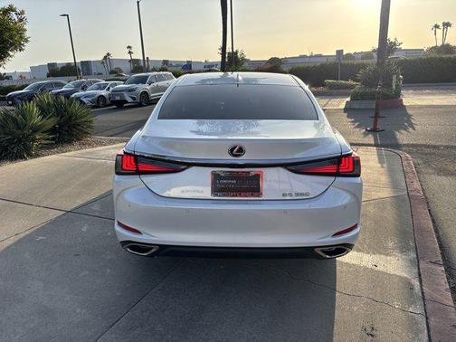 2022 Lexus ES 350 Base