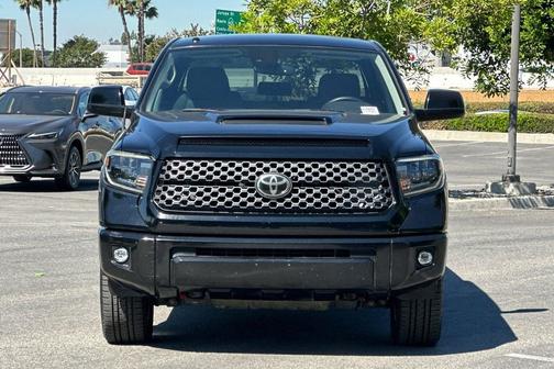 Midnight Black Metallic 2019 Toyota Tundra SR5