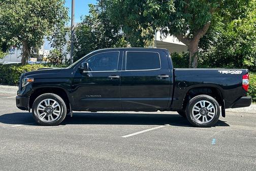 Midnight Black Metallic 2019 Toyota Tundra SR5