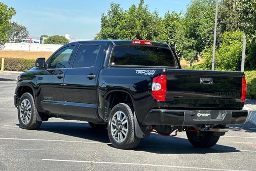 Midnight Black Metallic 2019 Toyota Tundra SR5