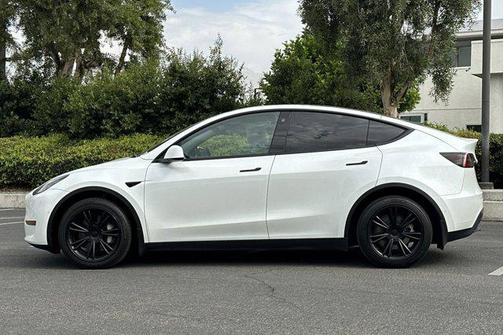 2022 Tesla Model Y Long Range Dual Motor All-Wheel Drive