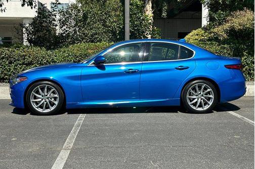 2019 Alfa Romeo Giulia Base