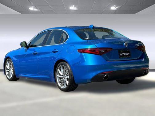 2019 Alfa Romeo Giulia Base