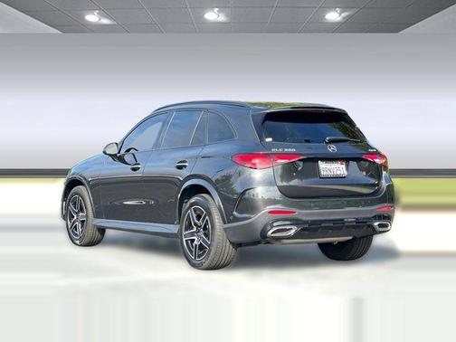 2025 Mercedes-Benz GLC 300 4MATIC