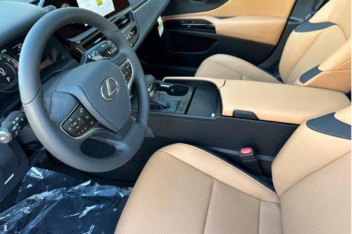 2025 Lexus ES 350 Base
