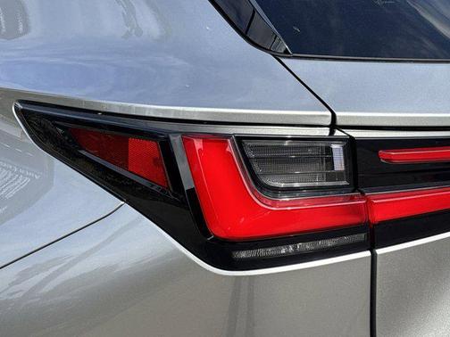 2025 Lexus NX 450h+ Luxury