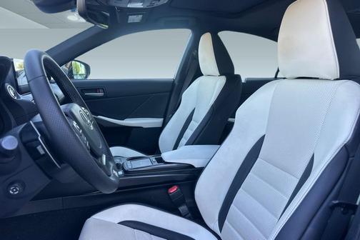 Infrared 2023 Lexus IS 350 F Sport