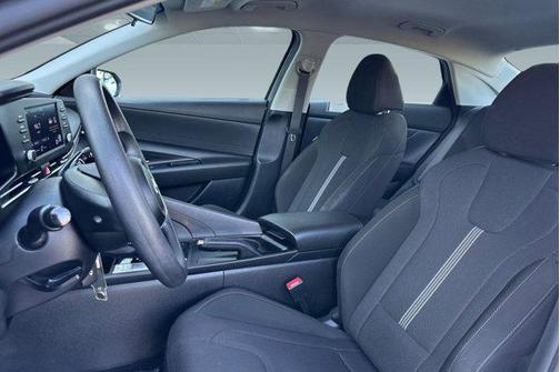 2021 Hyundai ELANTRA SE