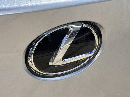 2025 Lexus RZ 300e RZ 300e