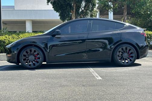 Solid Black 2022 Tesla Model Y Performance Dual Motor All-Wheel Drive