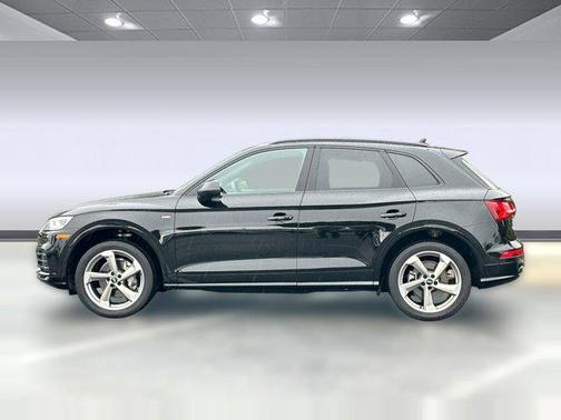 2020 Audi Q5 45 Titanium Premium