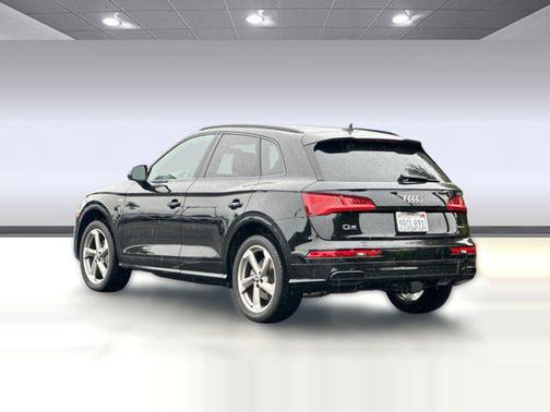 2020 Audi Q5 45 Titanium Premium
