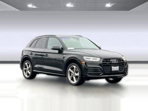 2020 Audi Q5 45 Titanium Premium