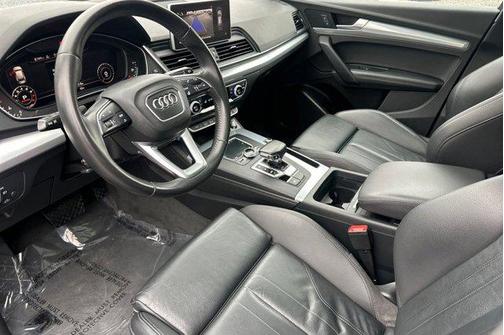2020 Audi Q5 45 Titanium Premium