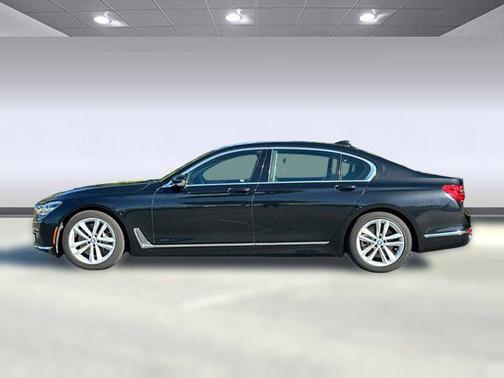 2019 BMW 750 I